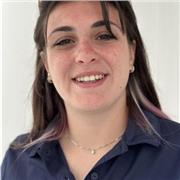 Sono una ragazza universitaria; che studia e si allena, più propensa per un aiuto compiti a distanza o in presenza dove possibile